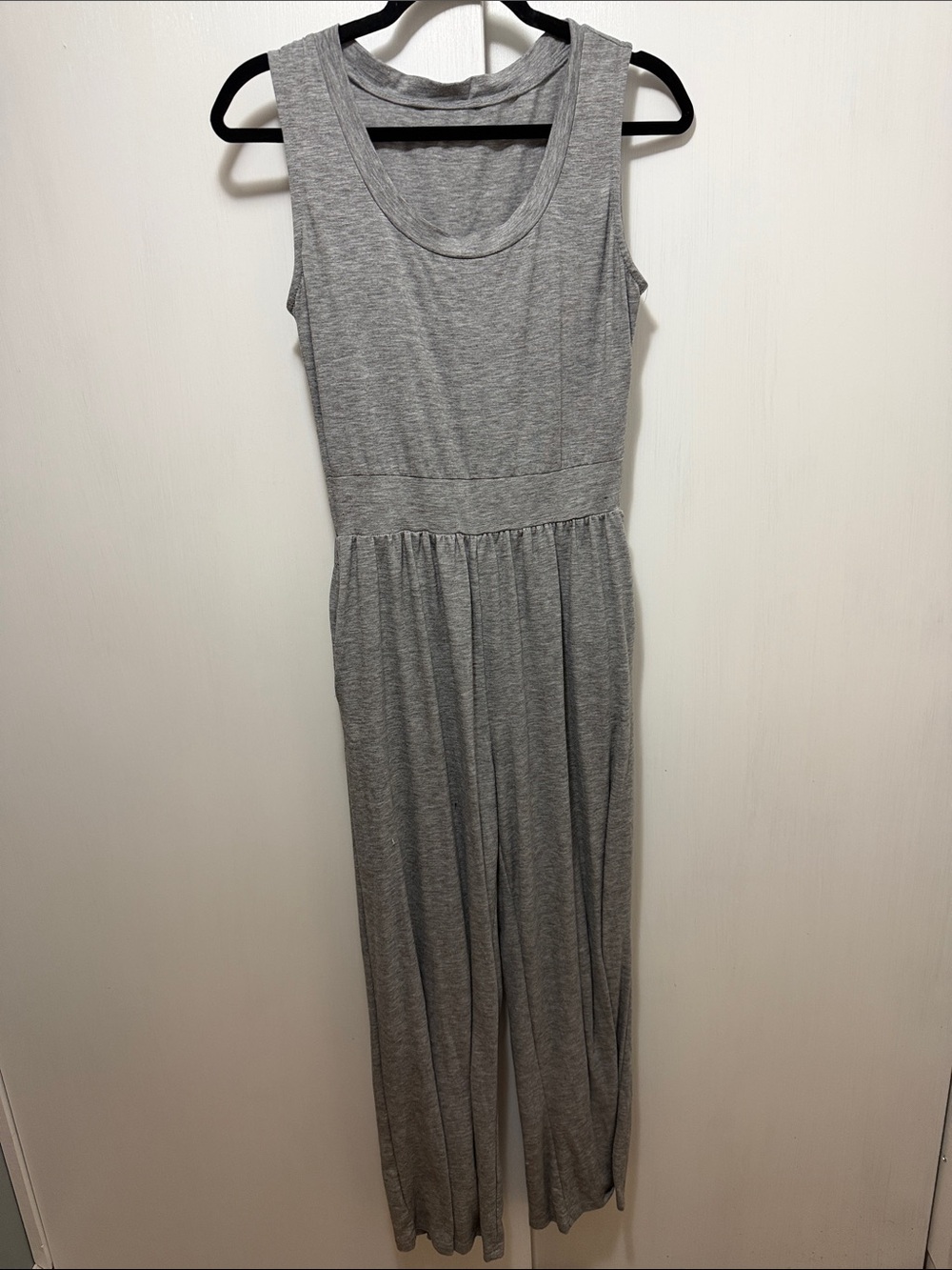 Sleeveless Gray Jersey Jumper
